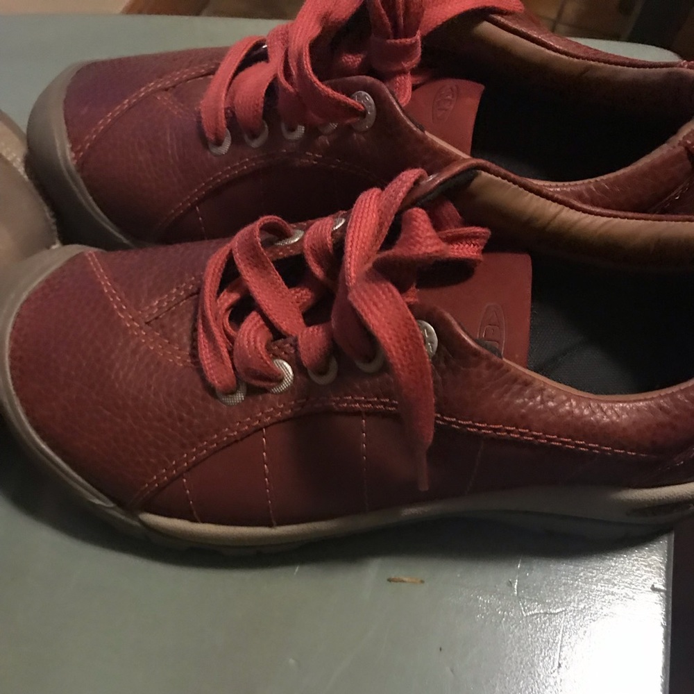 Adult Keens. Perfect condition. Size 6.5